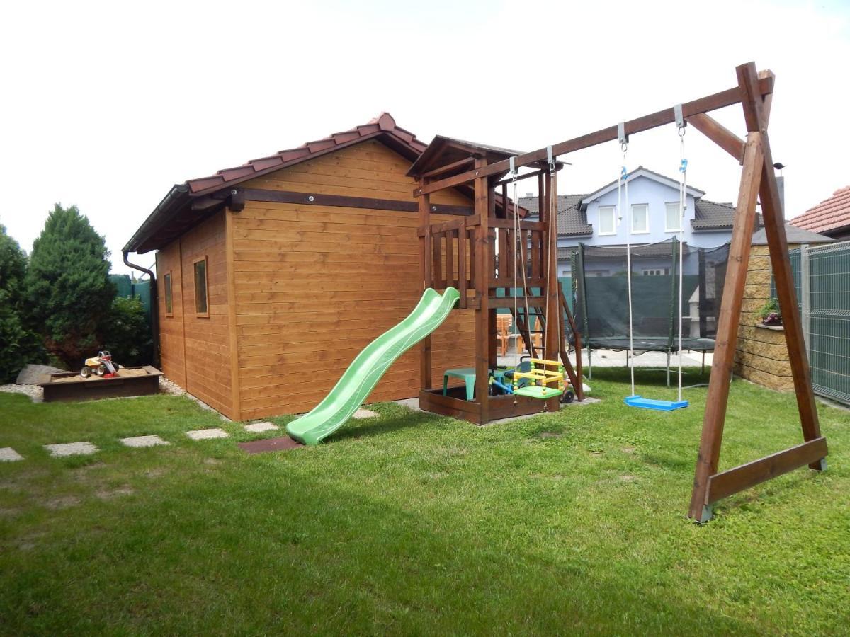 Apartmány Andrea Břeclav Esterno foto